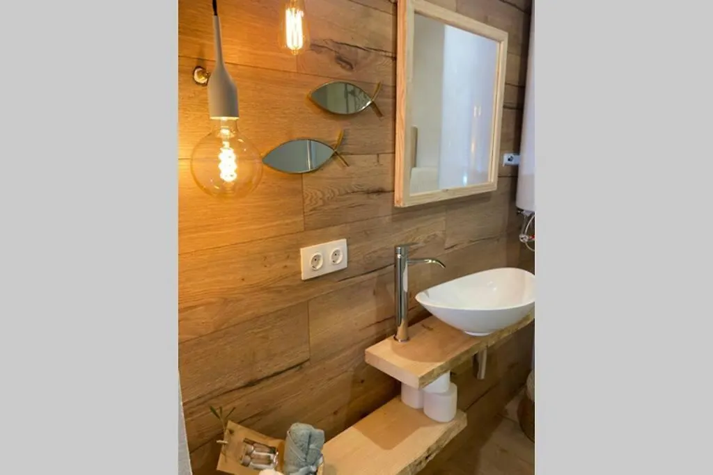 Apartman Amb Encant I Estil Mediterrani En Zona Tranquilla De Llanca I Amb Terrassa