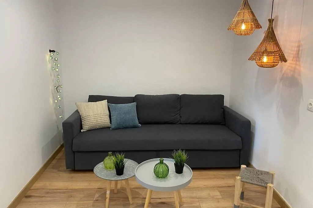 Amb Encant I Estil Mediterrani En Zona Tranquilla De Llanca I Amb Terrassa Apartman